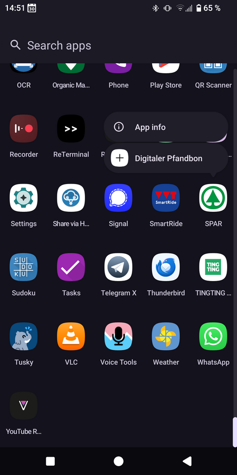 A screenshot of the trebuchet app drawer, in the third row the SPAR App icon is visible. There's now a context menu opened which provides the options 'App info' and 'Digitaler Pfandbon'.